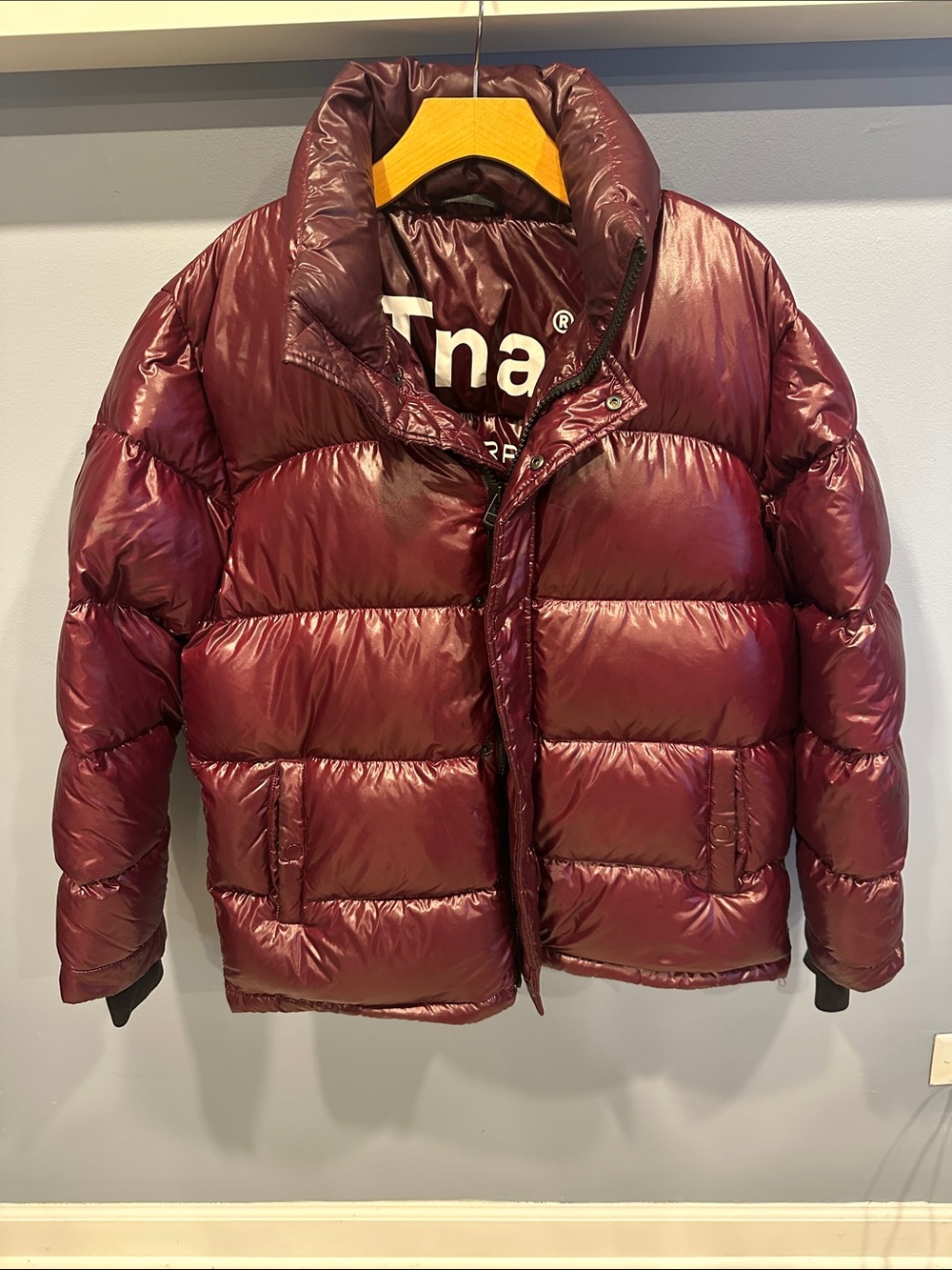 Aritzia TNA The Super Puff Jacket Women's L Shiny Red Burgundy 700 Down Fill